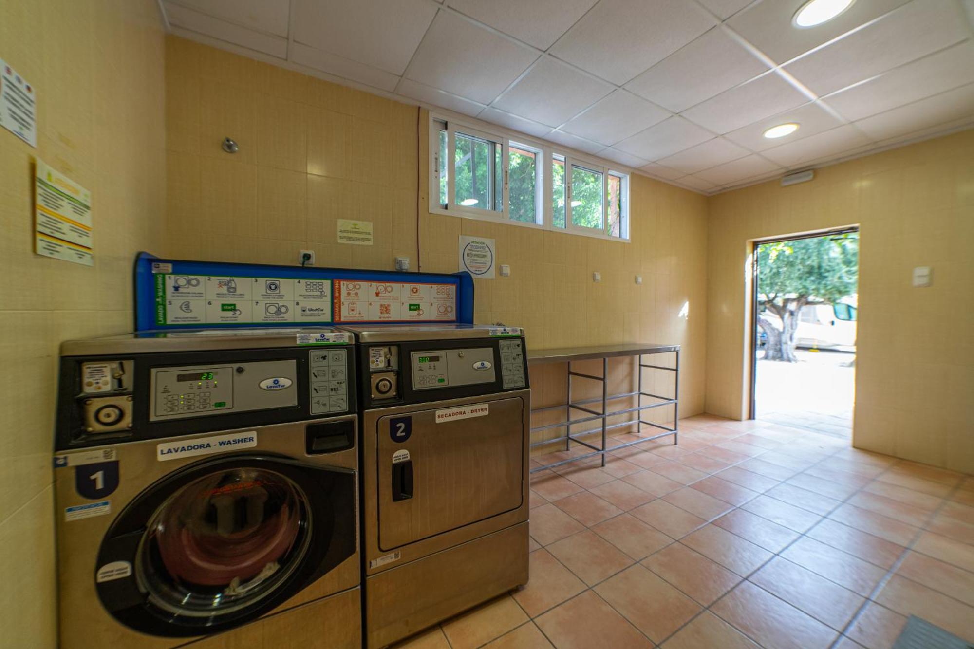 Camping Las Palmeras Crevillent Eksteriør billede